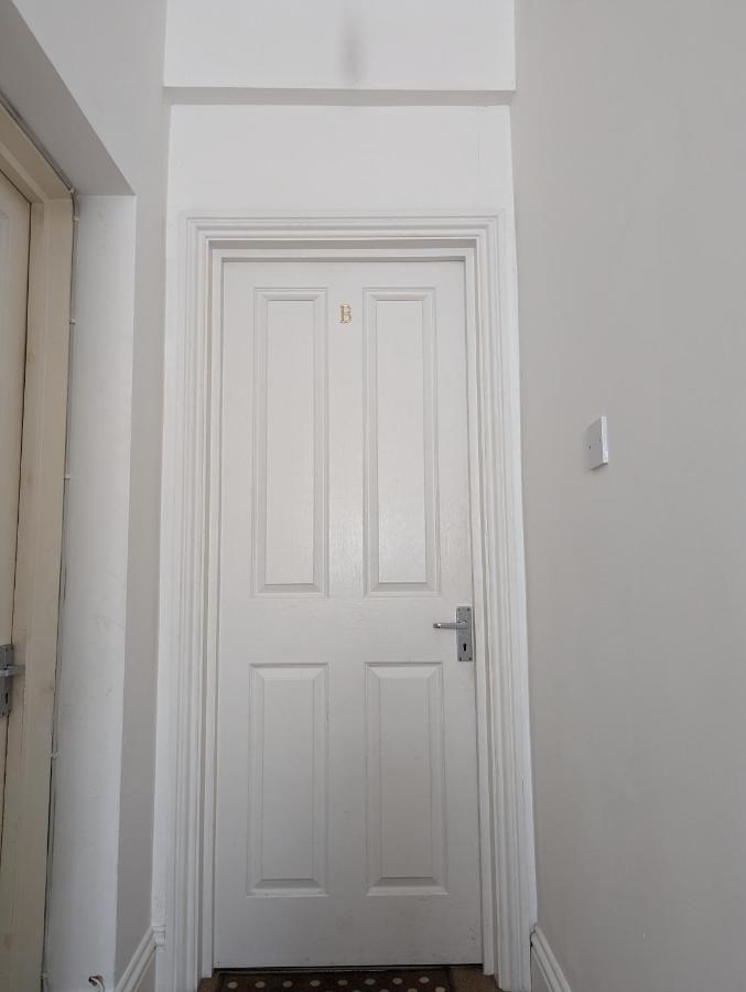 1 Bedroom Flat In Gravesend Exteriör bild